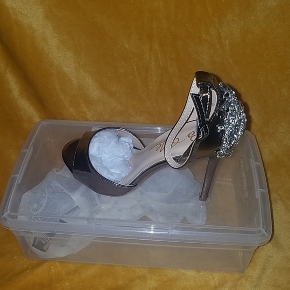 Jeweled Peetoe Pump - Picture 2 of 6